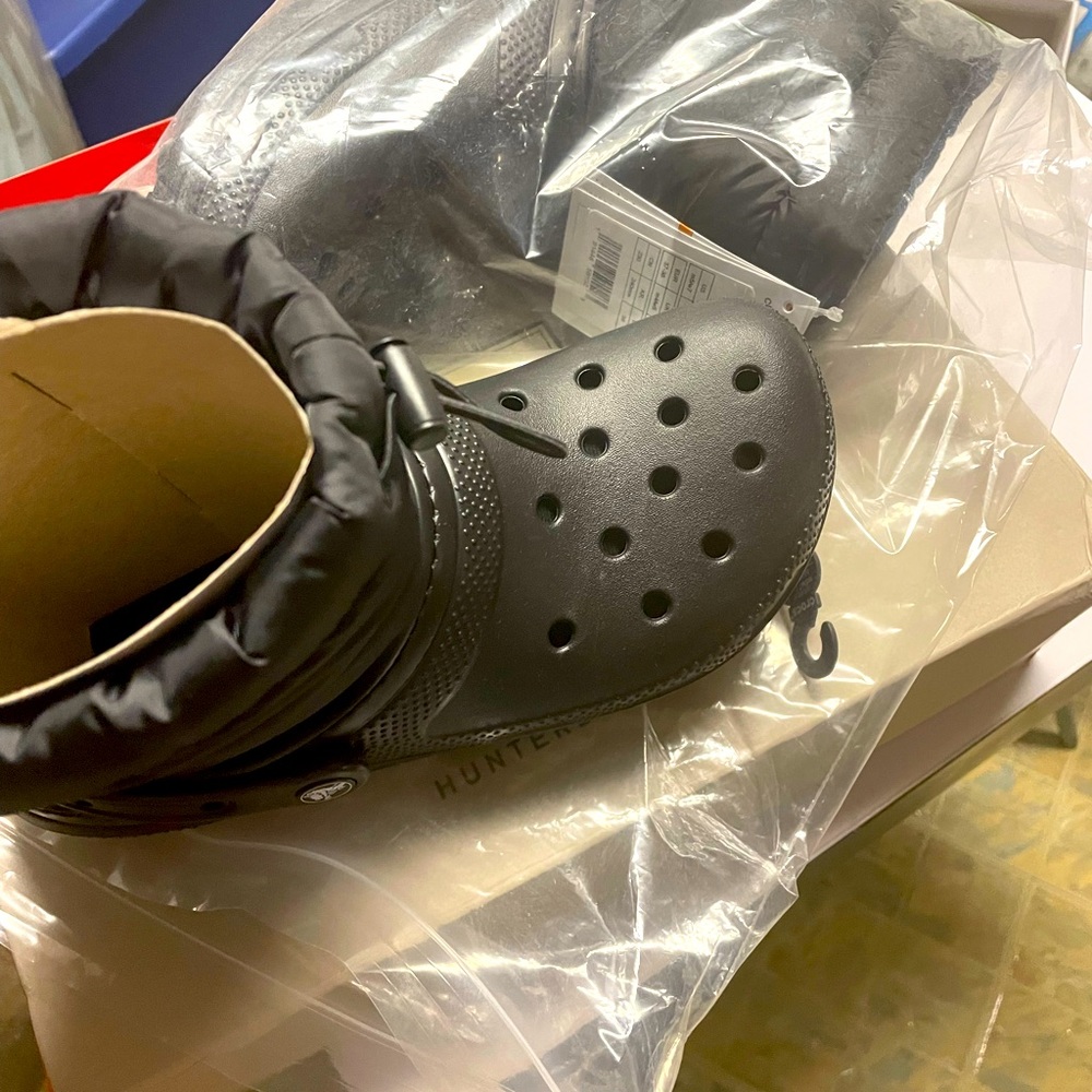 Cute black croc boots, never worn